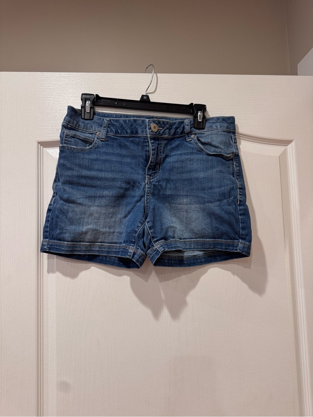 Maurices Medium Wash Denim Jean Shorts - Blue